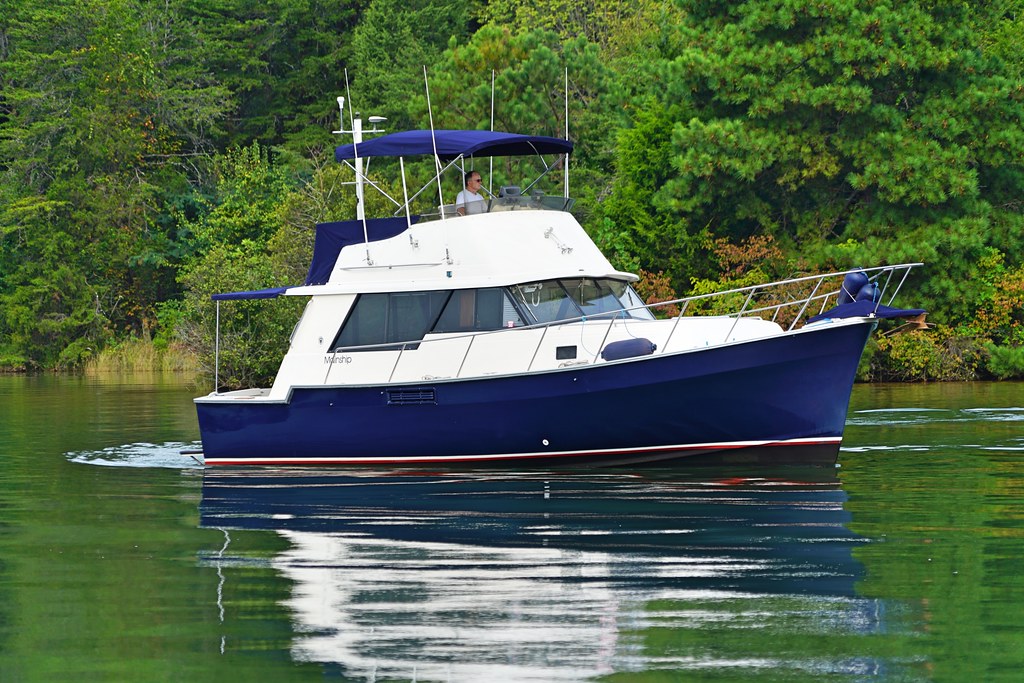 Mainship 34 III — 1986 Mainship 34 III for Sale | Harbortowne